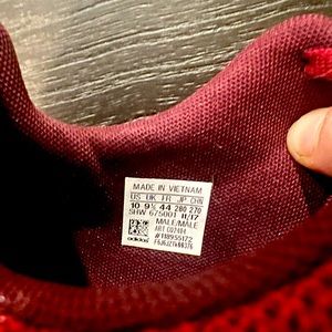 Size 10 adidas shoe; barely worn